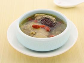 月子吃鸡肉 有助提高乳汁质量
